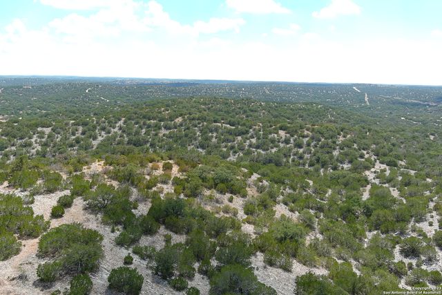 000 Stagecoach, Rocksprings, TX 78880