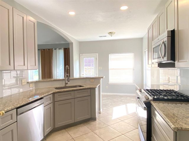 4223 Fieldview Court, Fresno, TX 77545