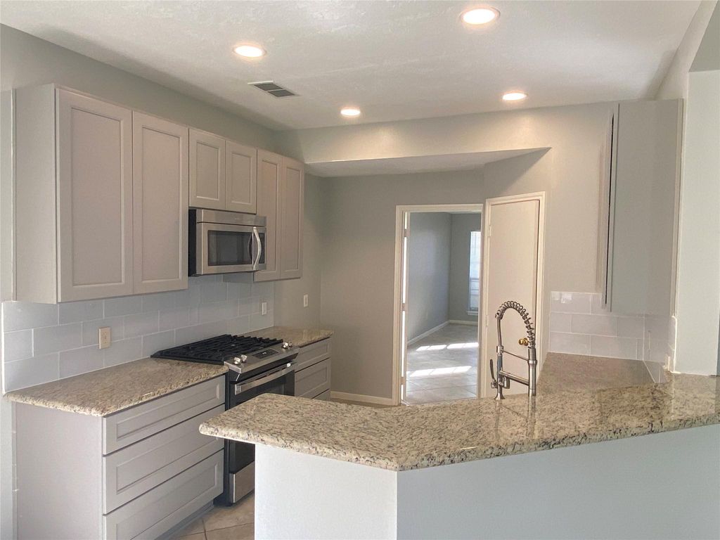 4223 Fieldview Court, Fresno, TX 77545