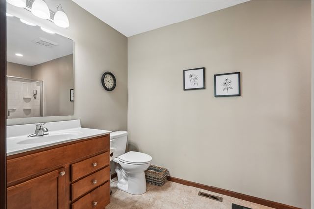 506 Meadow Oak Circle, Fairfax, IA 52228