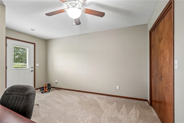 506 Meadow Oak Circle, Fairfax, IA 52228