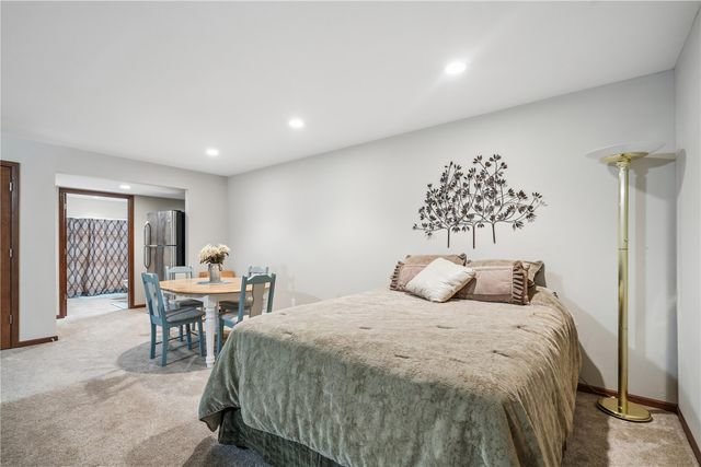 506 Meadow Oak Circle, Fairfax, IA 52228