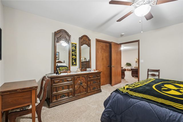 506 Meadow Oak Circle, Fairfax, IA 52228