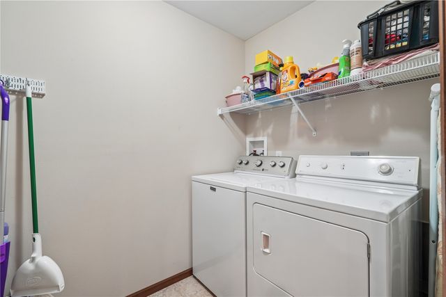 506 Meadow Oak Circle, Fairfax, IA 52228