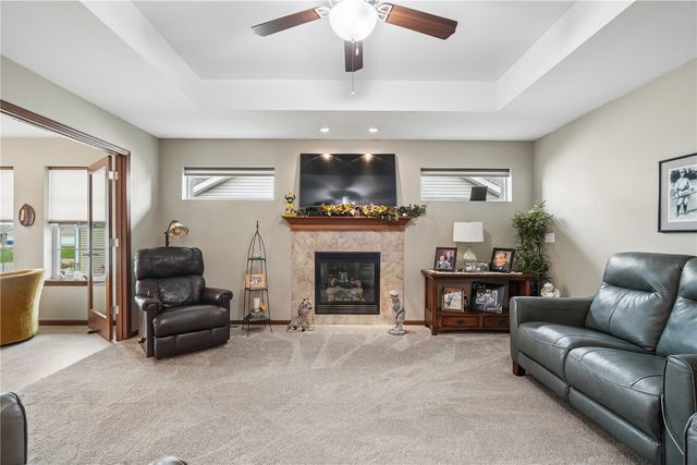 506 Meadow Oak Circle, Fairfax, IA 52228