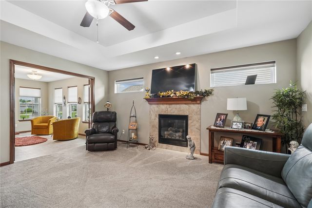 506 Meadow Oak Circle, Fairfax, IA 52228