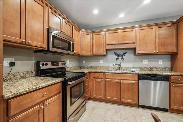 506 Meadow Oak Circle, Fairfax, IA 52228