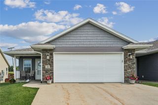 506 Meadow Oak Circle, Fairfax, IA 52228