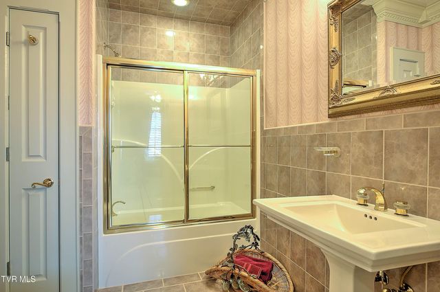 24479 Reflection Lane, Abingdon, VA 24210