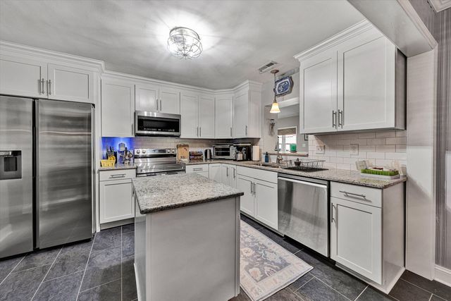 1555 Coopers Cove RD, Hardy, VA 24101