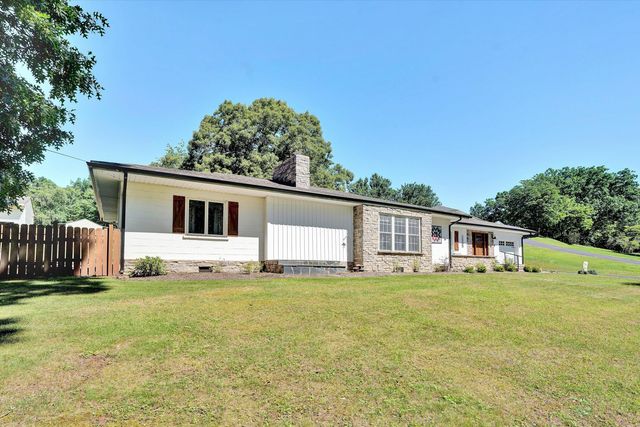 1555 Coopers Cove RD, Hardy, VA 24101
