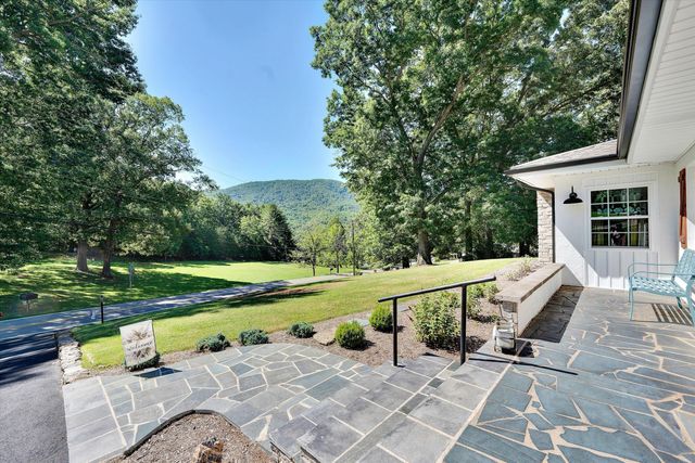 1555 Coopers Cove RD, Hardy, VA 24101