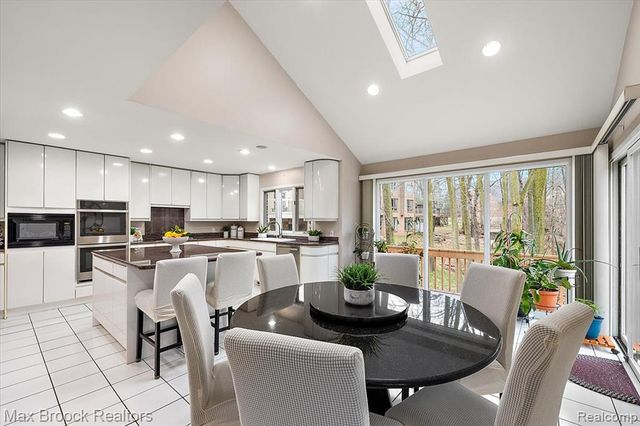 2295 Shore Hill Drive, West Bloomfield, MI 48323