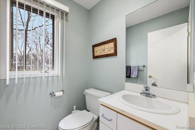2295 Shore Hill Drive, West Bloomfield, MI 48323