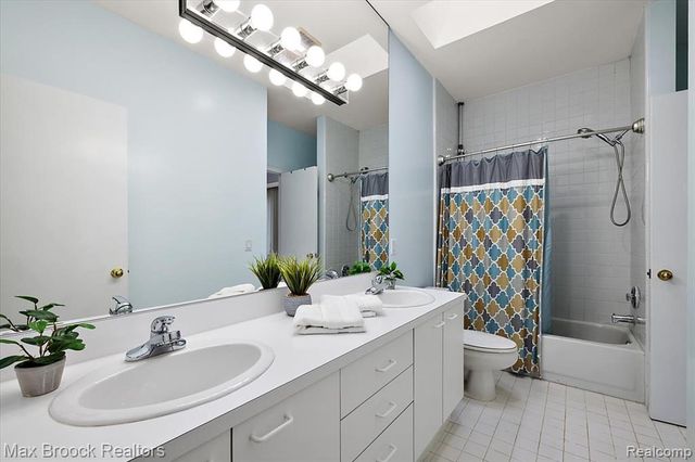 2295 Shore Hill Drive, West Bloomfield, MI 48323