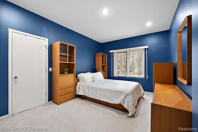 2295 Shore Hill Drive, West Bloomfield, MI 48323