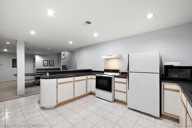 2295 Shore Hill Drive, West Bloomfield, MI 48323