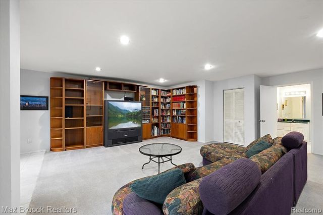 2295 Shore Hill Drive, West Bloomfield, MI 48323