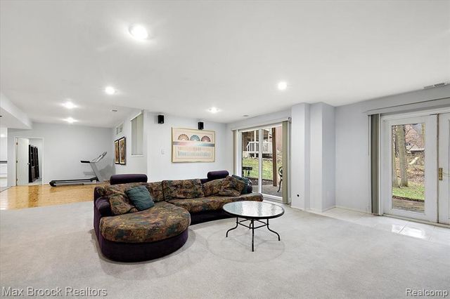 2295 Shore Hill Drive, West Bloomfield, MI 48323