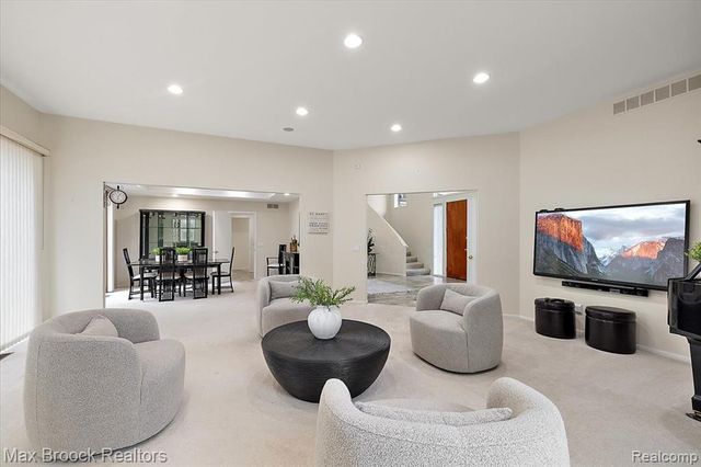 2295 Shore Hill Drive, West Bloomfield, MI 48323