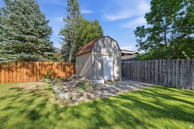 9892 N HIDDEN DR, Highland, UT 84003