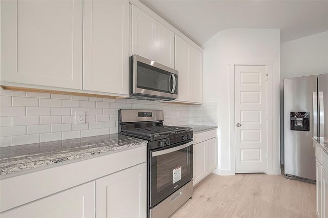 4906 Edgewood Drive, Fresno, TX 77545