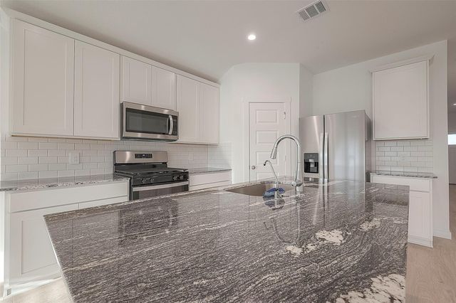 4906 Edgewood Drive, Fresno, TX 77545