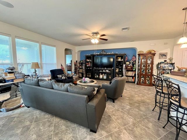 503 Yosemite TRL, Taylor, TX 76574