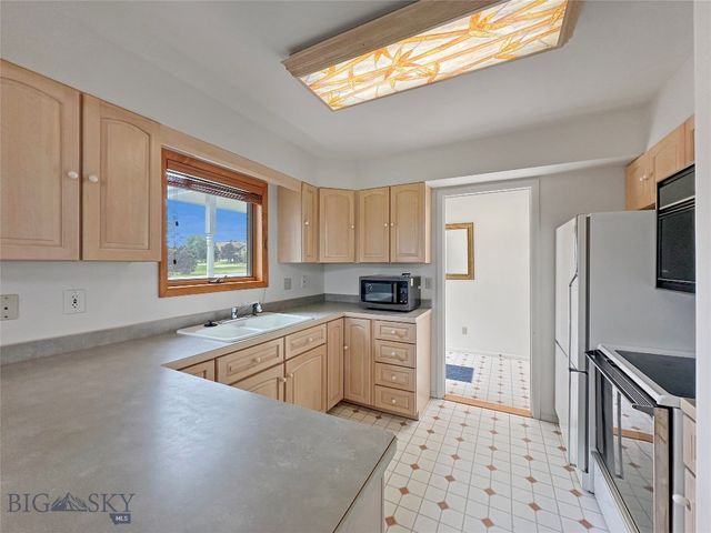 3 Hollowtop Mountain Court, Ennis, MT 59729