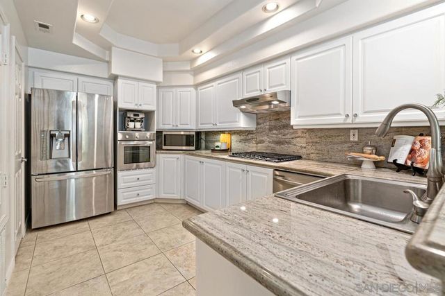 8619 Via Mallorca C, La Jolla, CA 92037