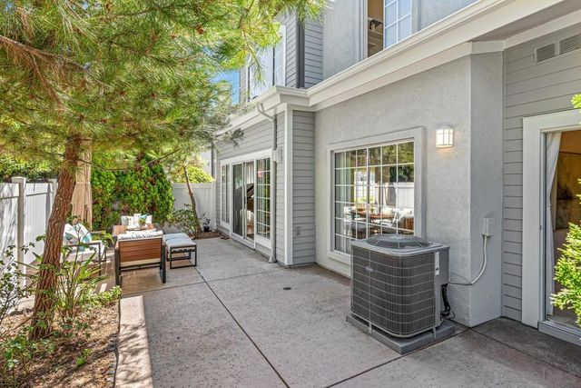 8619 Via Mallorca C, La Jolla, CA 92037