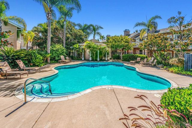 8619 Via Mallorca C, La Jolla, CA 92037