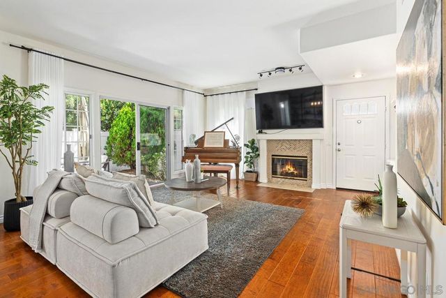 8619 Via Mallorca C, La Jolla, CA 92037