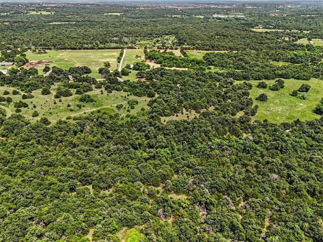 9925 S Anderson Road, Guthrie, OK 73044