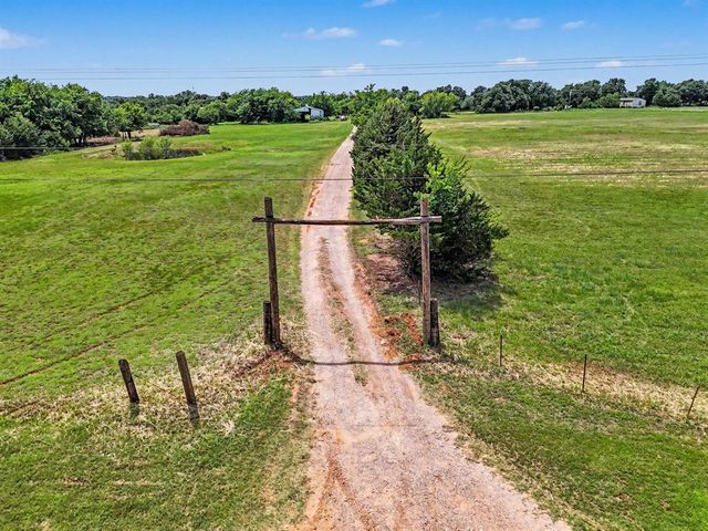 9925 S Anderson Road, Guthrie, OK 73044