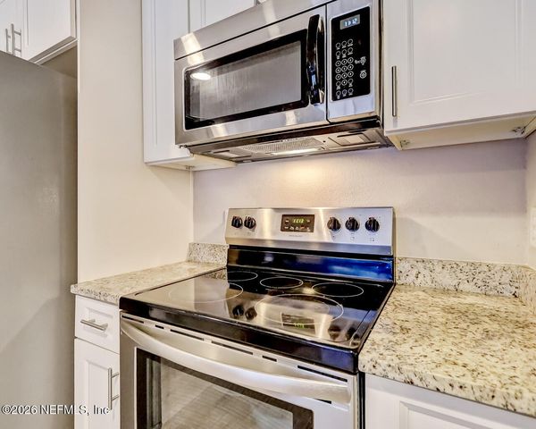 10655 LA MANCHA Avenue, Jacksonville, FL 32257