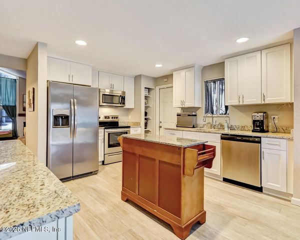 10655 LA MANCHA Avenue, Jacksonville, FL 32257