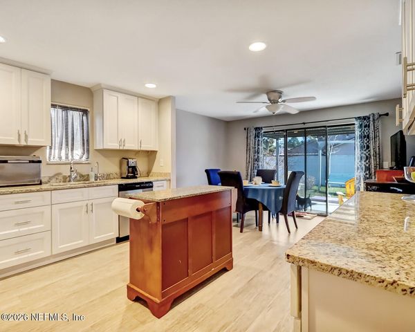 10655 LA MANCHA Avenue, Jacksonville, FL 32257