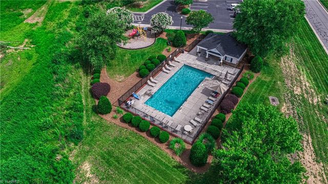 203 Creekside Terrace, Clemmons, NC 27012