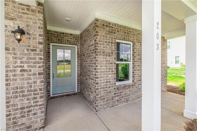 203 Creekside Terrace, Clemmons, NC 27012