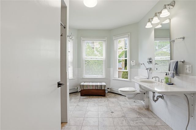 407 Smithfield Avenue, Pawtucket, RI 02860