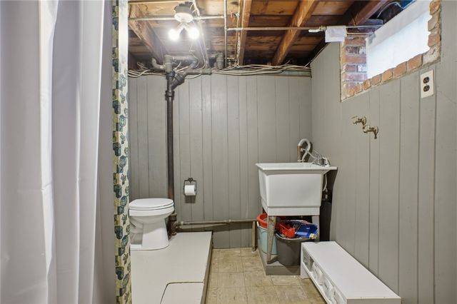 407 Smithfield Avenue, Pawtucket, RI 02860