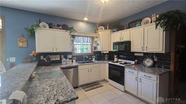 8207 Waynesboro Way, Waynesville, OH 45068