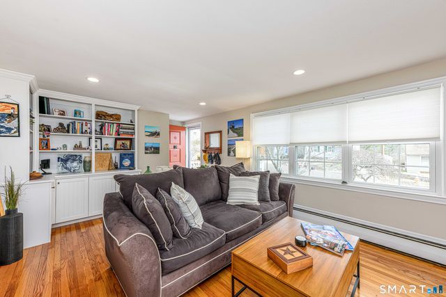 9 2nd Avenue, Old Saybrook, CT 06475