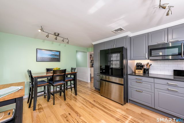 9 2nd Avenue, Old Saybrook, CT 06475