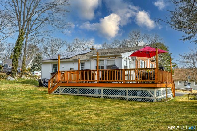 9 2nd Avenue, Old Saybrook, CT 06475