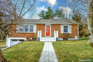 9 2nd Avenue, Old Saybrook, CT 06475