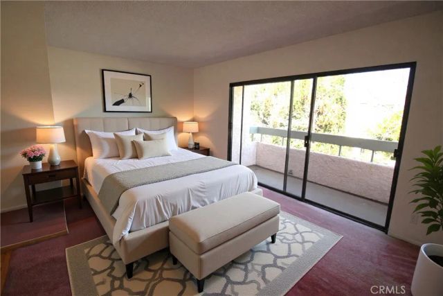 9906 Owensmouth 12, Chatsworth, CA 91311
