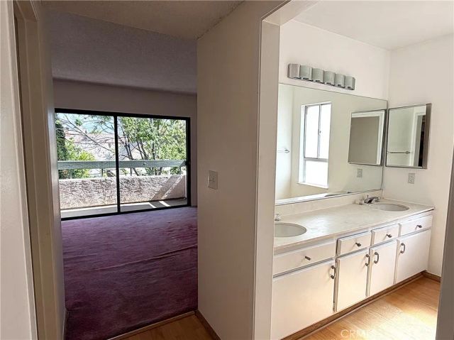 9906 Owensmouth 12, Chatsworth, CA 91311