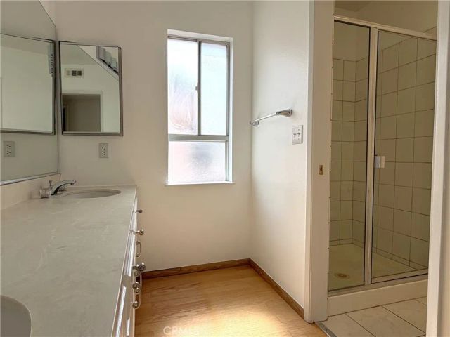 9906 Owensmouth 12, Chatsworth, CA 91311